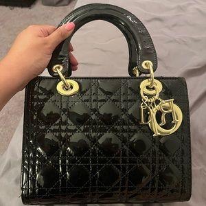 BLACK PURSE WITH GOLD HARDWARE